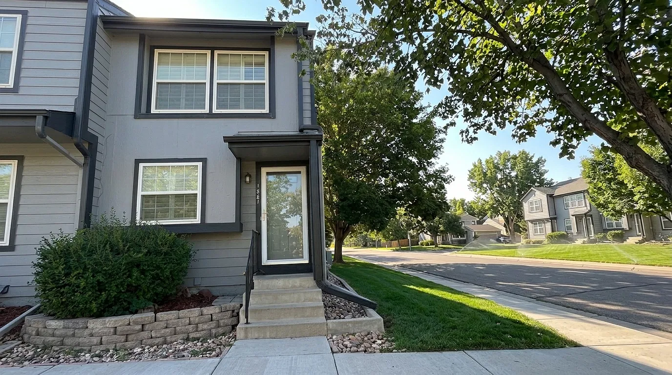 2 bed, 1.5 bath, 972 sqft, $2,450 — Photo 1