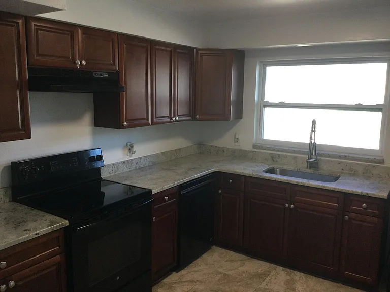 3097 Crescent Dr — Photo 7