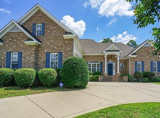 2912 Westshore Ct, Fayetteville, NC 28306