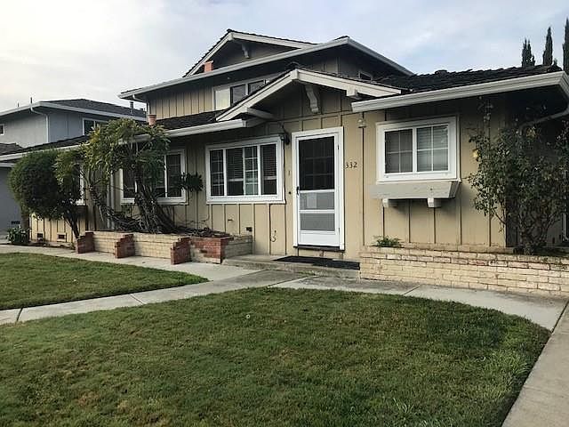1st image of 332 Carriage Dr APT 1