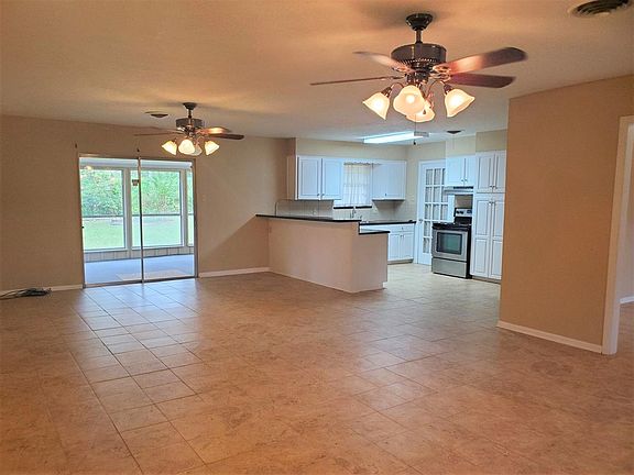 3rd image of 714 Holmwood Dr