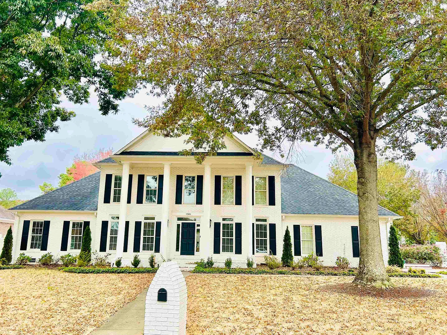 5 bed, 4.5 bath, 4182 sqft, $2,975 — Photo 1