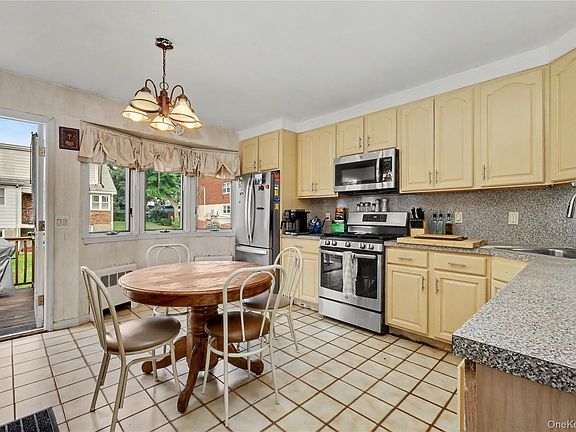 4th image of 33 a/k/a 29 Stillwell Avenue