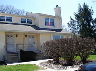 19 W Lake Ct, Somerset, NJ 08873