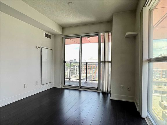 3rd image of 318 Richmond St W #807
