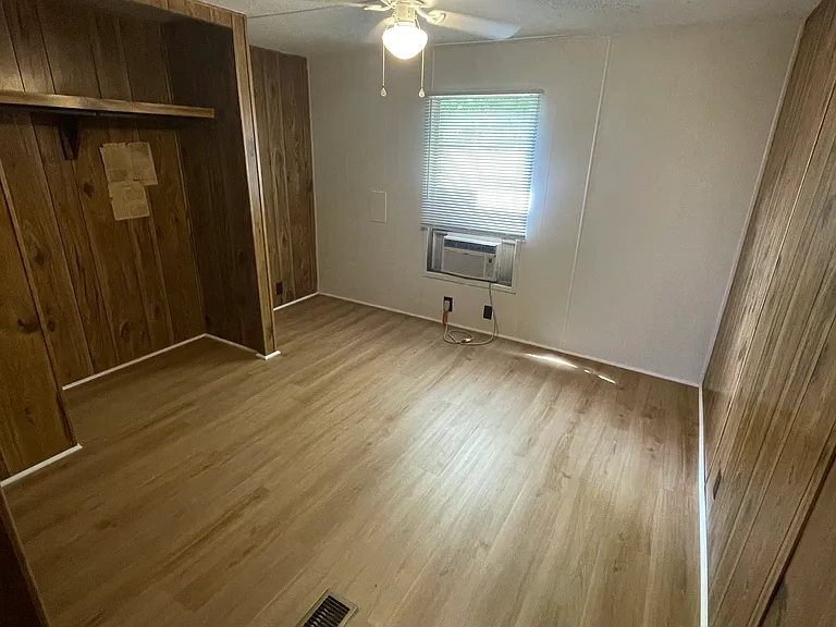 1555 Rainey Rd — Photo 8