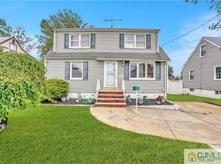 141 Old Rd, Sewaren, NJ 07077