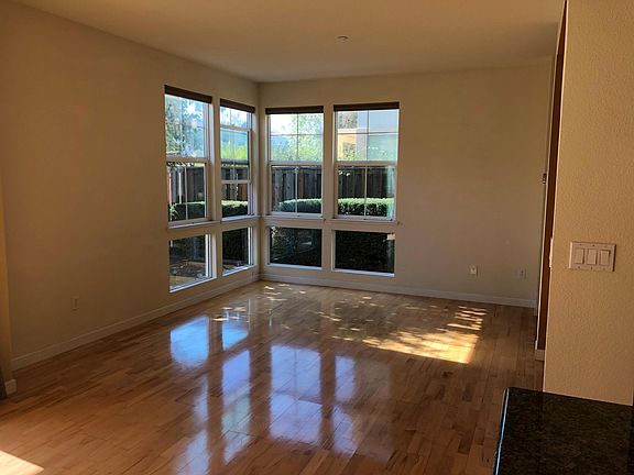 4th image of 305 Cereza Pl