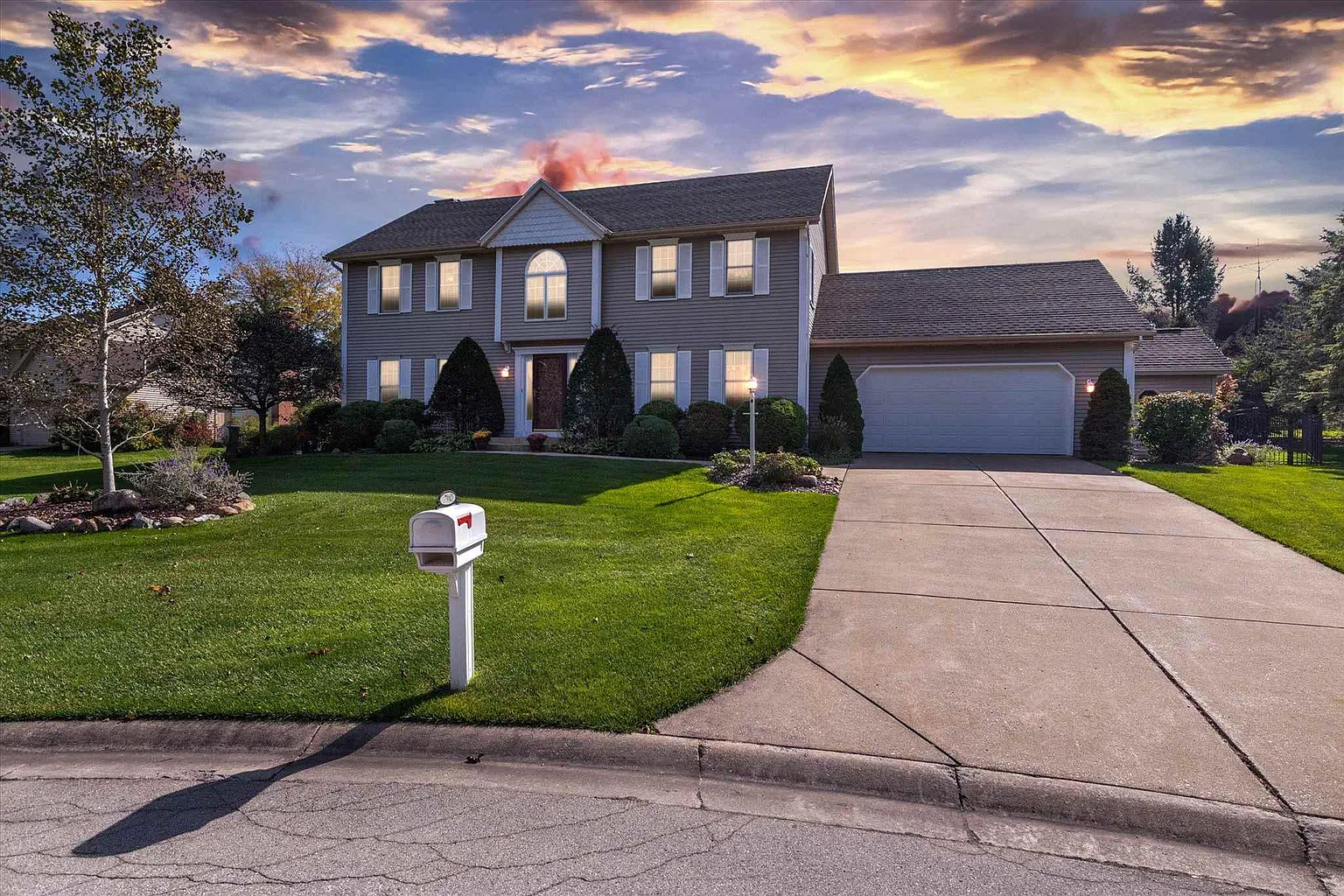 17940 Drury Lane Ct photo 1