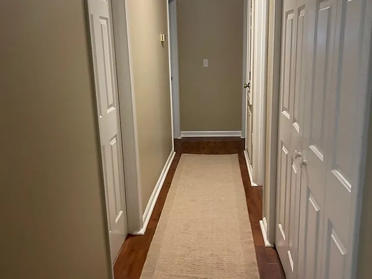 910 Crawford Cir — Photo 6