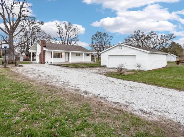 308 Oulvey Dr, Fairview Heights, IL 62208