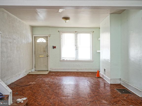 4th image of 5942 N Beechwood St