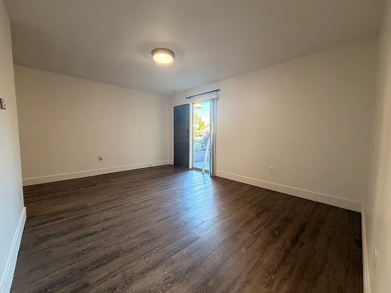 655 Moorpark Way #2B — Photo 8