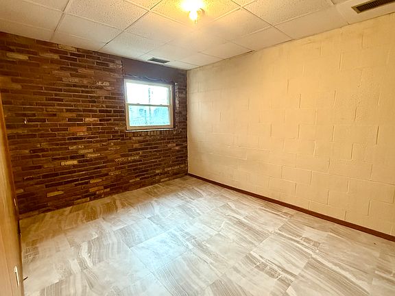 4th image of 1 Court House Ln Suite 3