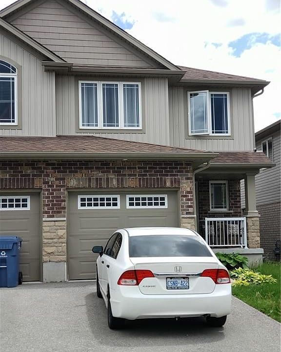 2nd image of 75 Couling Cres