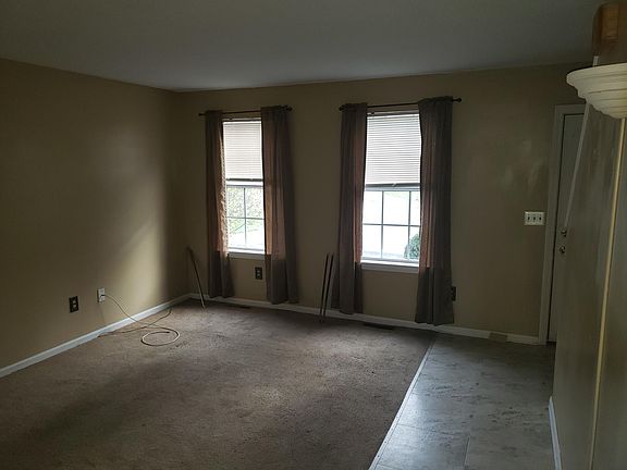 3rd image of 201 Oakland St APT C