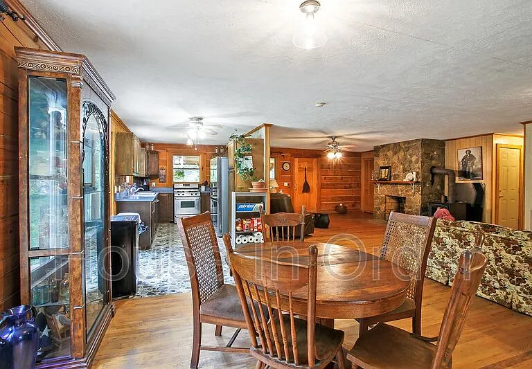 561 Bee Tree Rd — Photo 5