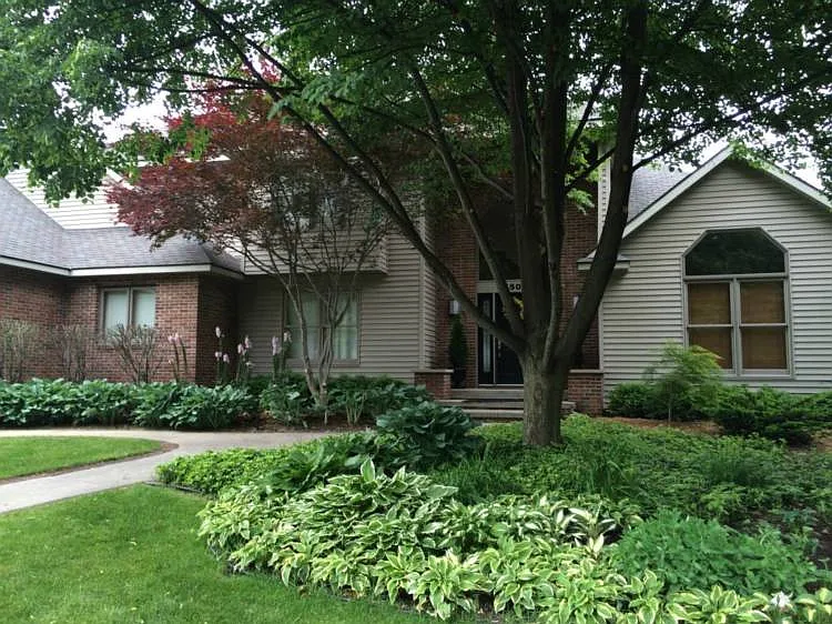 5504 Pondview Dr photo 1
