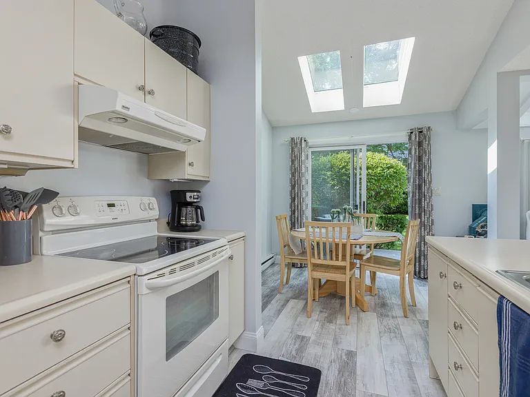 146 W Grand Ave #79 — Photo 11