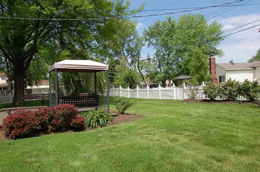 2nd image of 194 Coventry Ct