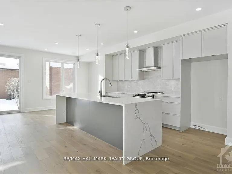 484 Woodland Ave — Photo 14