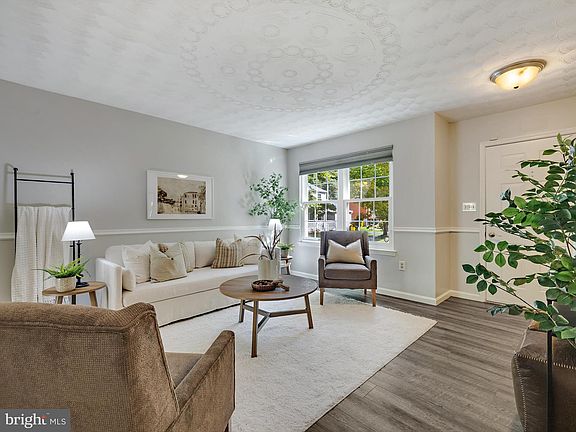 3rd image of 1402 Iron Horse Ct
