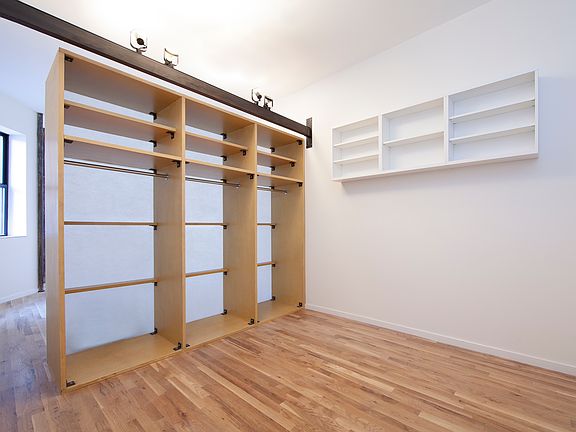 5th image of 214 Mulberry St APT 2E