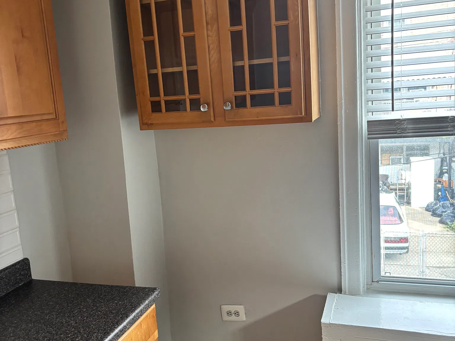 675 Long Ln — Photo 3