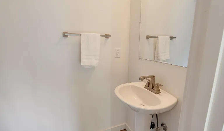 7468 N Catlin Ave #A — Photo 28