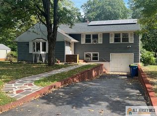 52 Emerson Rd, Somerset, NJ 08873