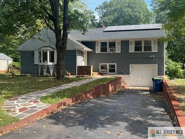 52 Emerson Rd, Somerset, NJ 08873