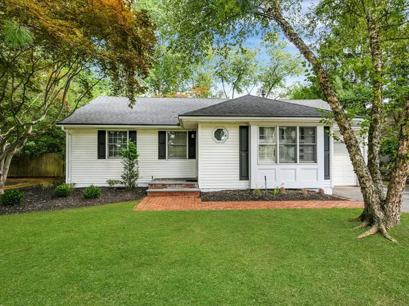 12 Leoson Pkwy, Old Tappan, NJ 07675