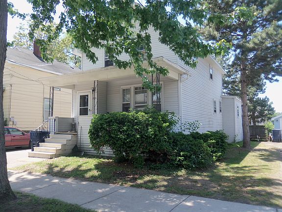 2nd image of 305 N Linn St APT 3