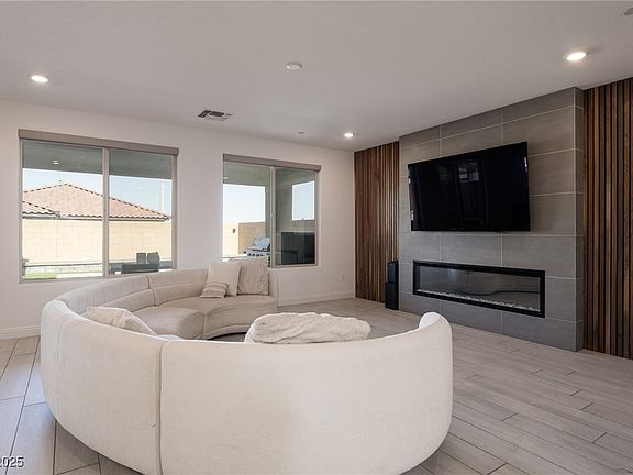 3rd image of 6486 Vanhoven Crest St
