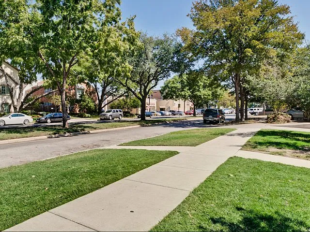 McFarlin Place Apartments — Photo 10