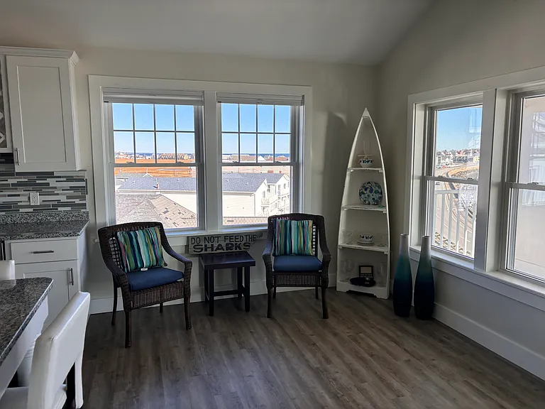 377 Ocean Blvd — Photo 8