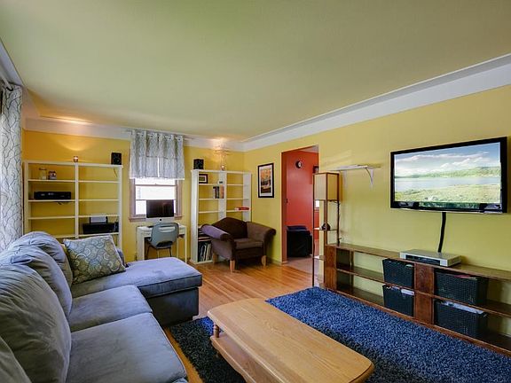 2nd image of 4552 Jefferson St NE