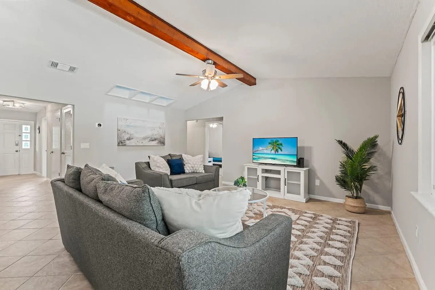 5 bed, 2.0 bath, 1937 sqft, $4,969 — Photo 1