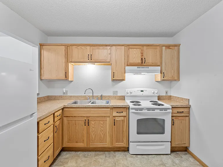 Liberty/Tambo Apartments — Photo 26