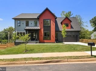 7101 Carol Ln, Falls Church, VA 22042