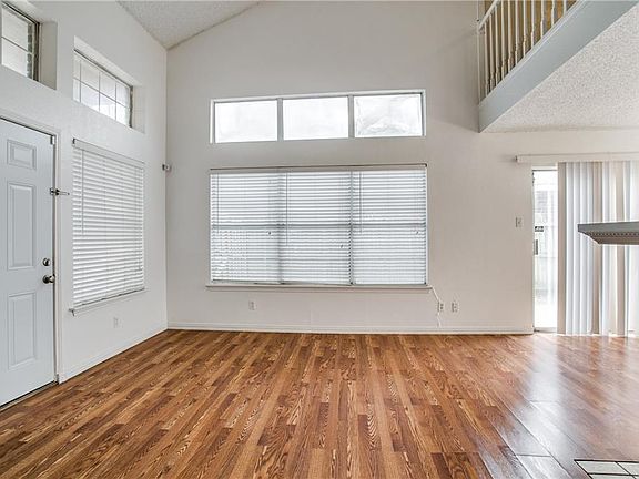 3rd image of 3171 Cross Creek Cir