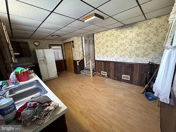 3rd image of 6 W Furnace Rd