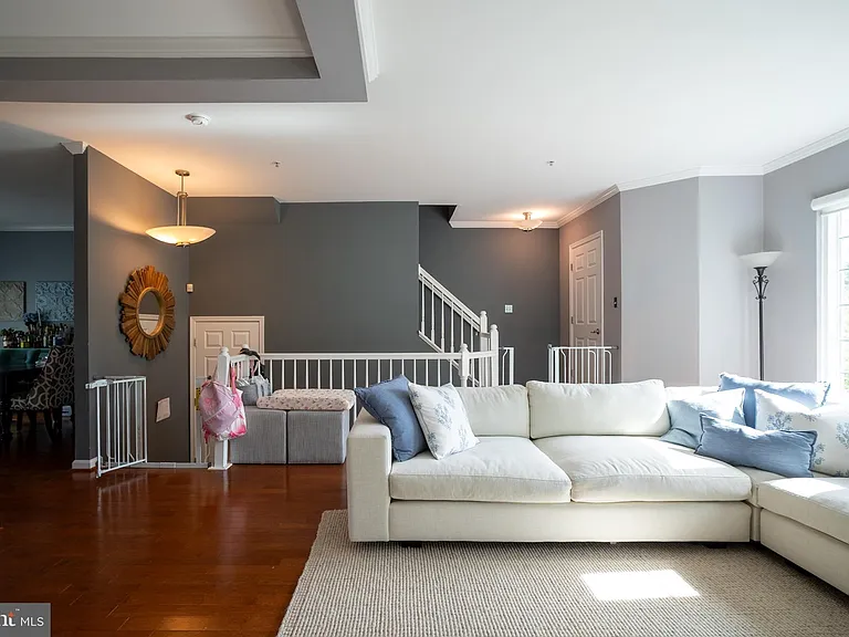 1639 Hunting Creek Dr #B — Photo 11