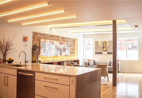 5th image of 176 Mulberry St APT 2