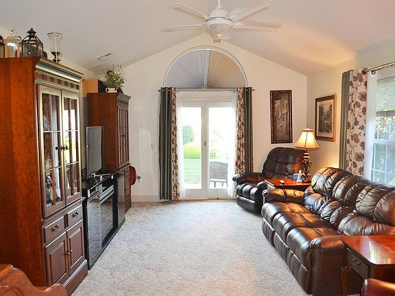 5th image of 2839 Danbury Ln