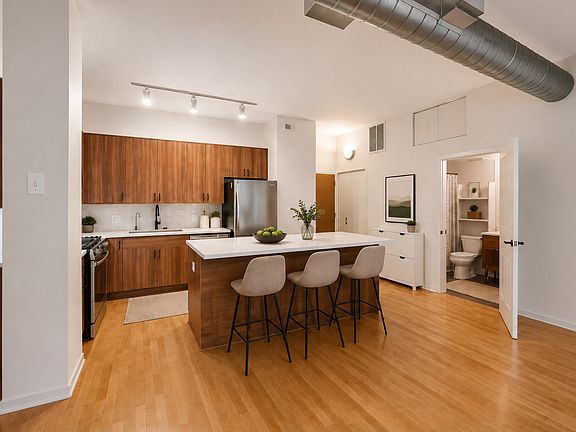 4th image of 1631 S Michigan Ave APT 502