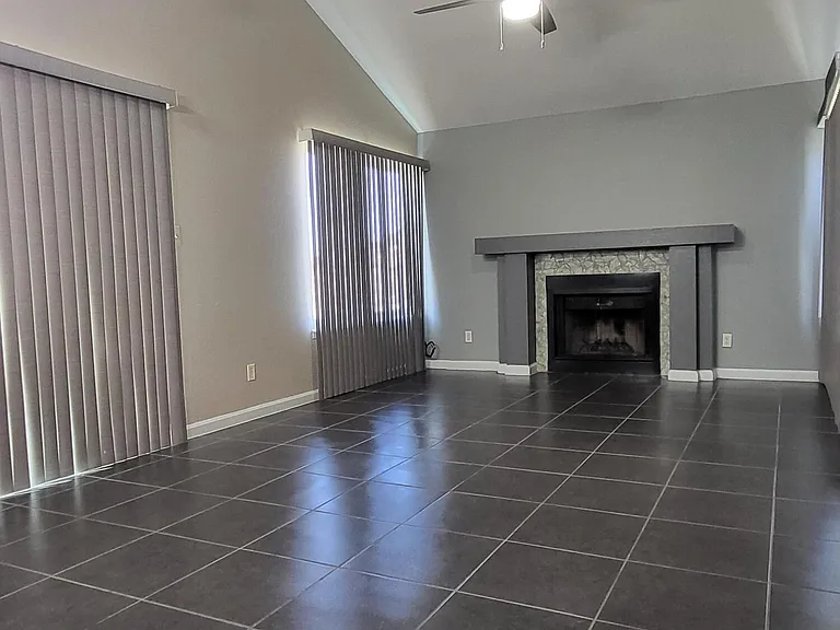 1802 Frank Sinatra Pl — Photo 28