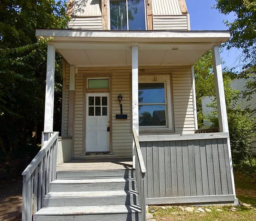 1030 Considine Ave