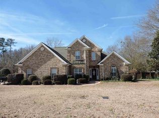 217 White Columns Dr, Kathleen, GA