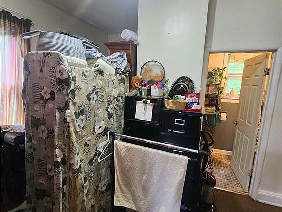 5th image of 616 Pleasant Pl